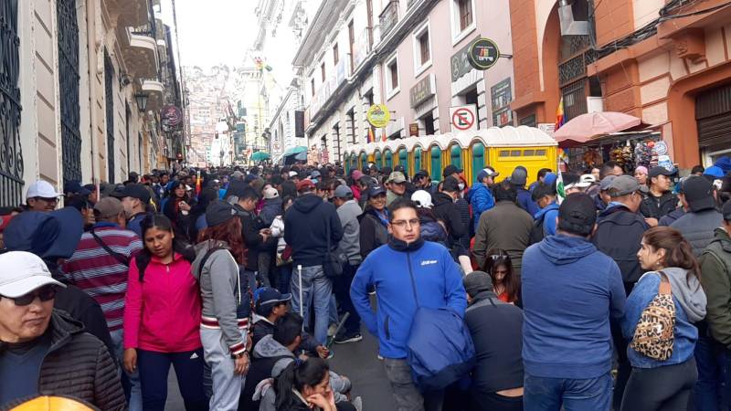 Seguidores de Arce en la plaza Murillo 