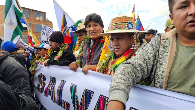 En el centro, Evo Morales y Andrónico Roxdríguez en el inicio de la marcha evista. 