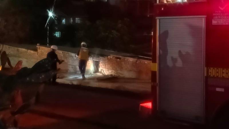 Funcionarios de YPFB llegaron a revisar la zona del incendio