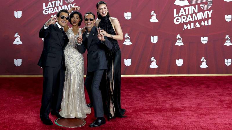 Christian Nodal, Ángela Aguilar, Marc Anthony y Nadia Ferreira 