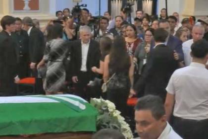 Dan el último adiós a Percy en la Catedral: “Se lo recordará siempre por las cosas buenas”, señala monseñor Leigue