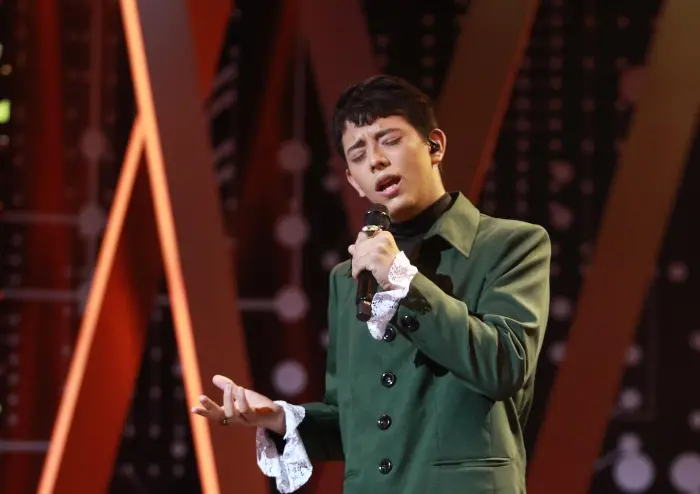 El príncipe de la canción brilló en el escenario de los sueños El príncipe de la canción brilló en el escenario de los sueños