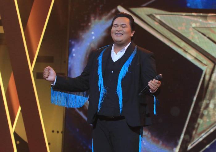 El Cuarto Jurado salva por primera vez a Juan Gabriel y el imitador expresa gratitud 
