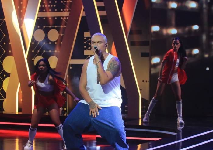 “Mejor no cantaba”, apuntó Eminem tras ser enviado a eliminación 