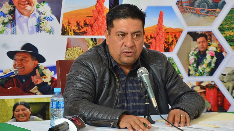 Flores es el ministro de Desarrollo Rural y Tierras