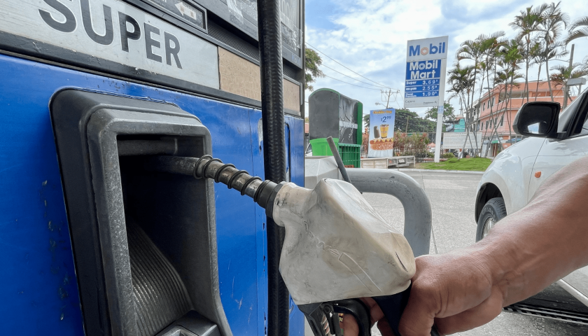 Ecuador incrementará precio de gasolina en casi 11% a fin de junio