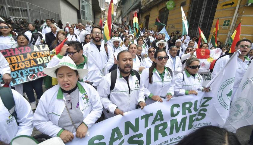 Bolivia vivirá una semana sin atención médica por el paro de trabajadores en salud y feriado