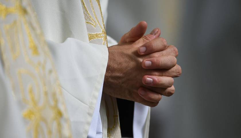 Jesuitas reconocen que hubo actuaciones “negligentes, indolentes y nefastas” y piden reabrir caso Roma