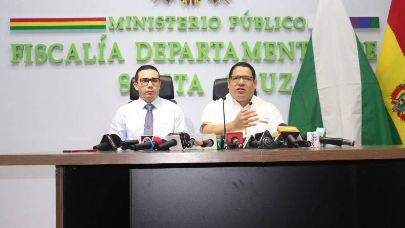 Mariaca (der.) dijo que los exministros serán puestos ante un juez en La Paz