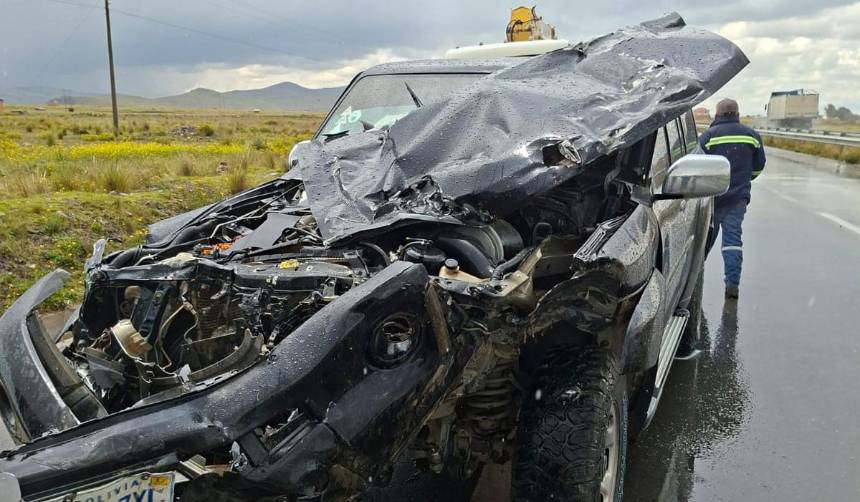 La Paz: Alcalde de Batallas quedó herido al sufrir un accidente en la carretera a Copacabana