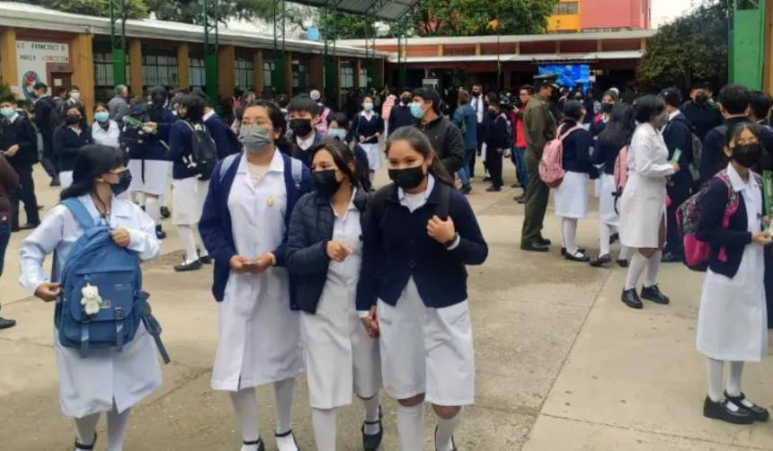 Con barbijo obligatorio, así será el retorno a clases en colegios de Cochabamba 