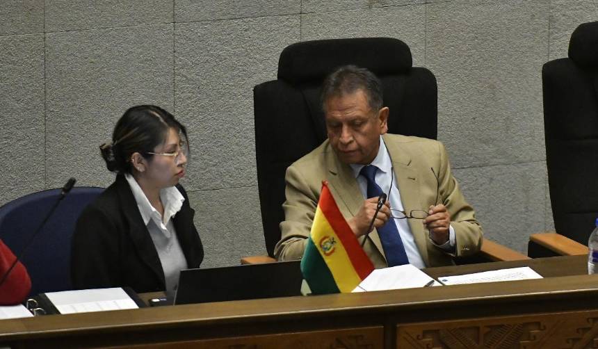 El ministro Oviedo se presenta en la Asamblea para su interpelación por la lucha contra el narcotráfico