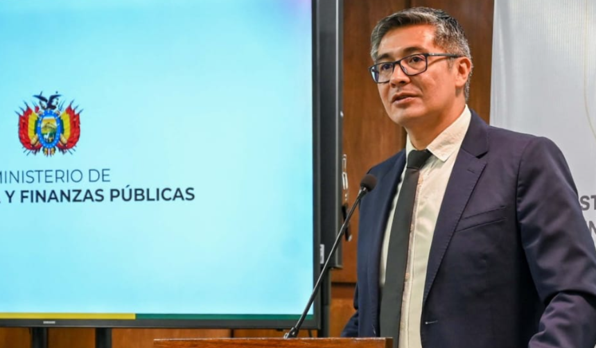 Tras censura, Paz destituye a Espinoza y nombra a Justiniano como ministro de Economía interino