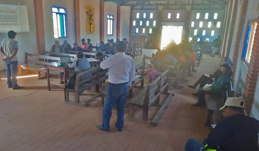 Santa Cruz: Anuncian bloqueo en carretera internacional exigiendo la conclusión de un módulo educativo en Charagua