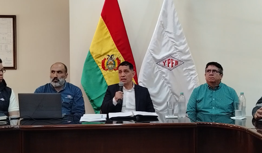YPFB admite falta de fluidez en abastecimiento de combustible: Para eliminar filas “haremos nominaciones adicionales”
