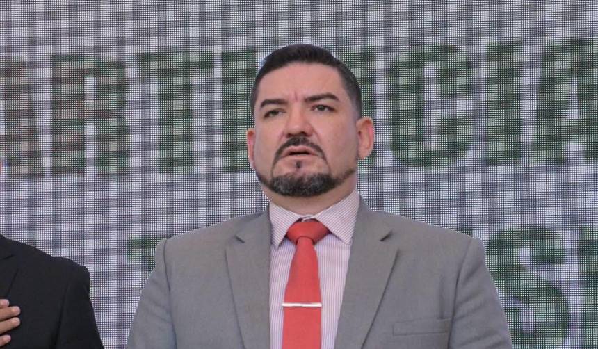La Constitución establece “línea vertical de mando” y un decreto no está por encima, dice presidente del TDJ