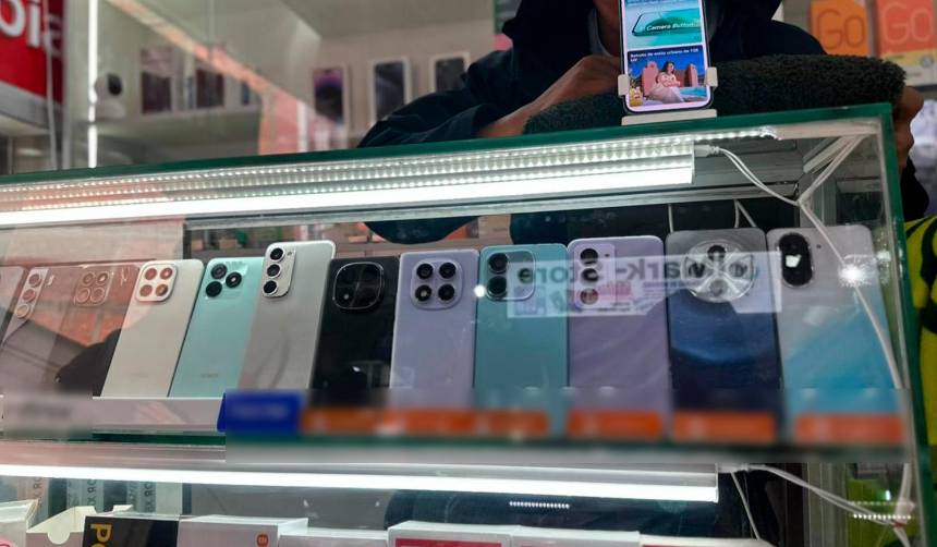 Celulares y electrodomésticos bajan de precio y comerciantes lo atribuyen a la caída del dólar en el mercado paralelo