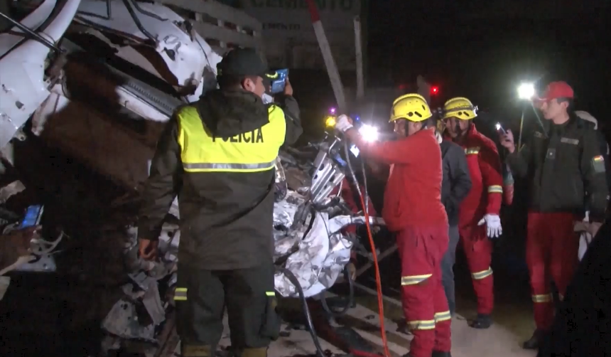 Familiares de pasajeros heridos en accidente de Parotani denuncian abandono y piden ayuda económica