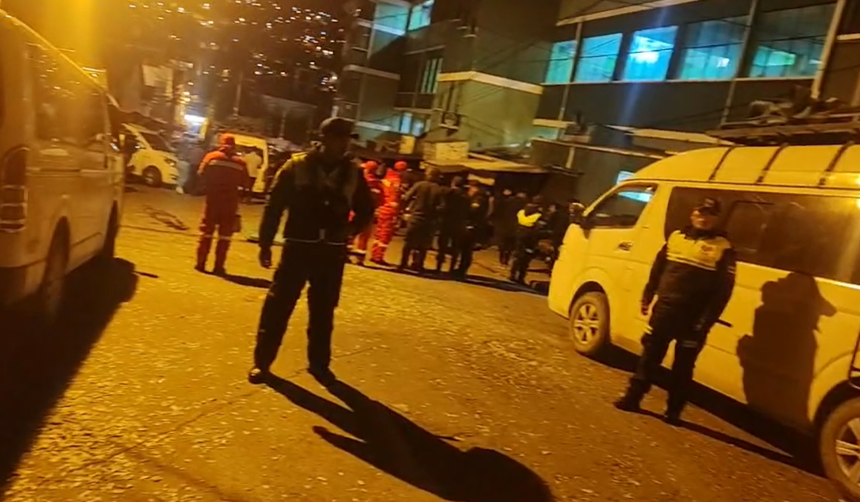 Aprehenden al chofer del minibús que mató a dos personas en puertas de Adepcoca; no tenía inspección técnica