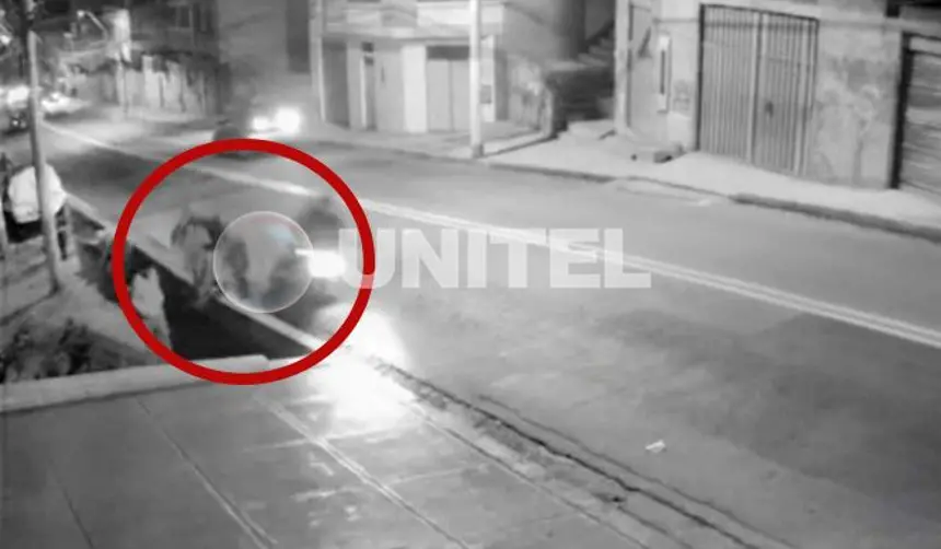 Imágenes sensibles: Cámara capta el atropello de un motociclista a una embarazada y su familia