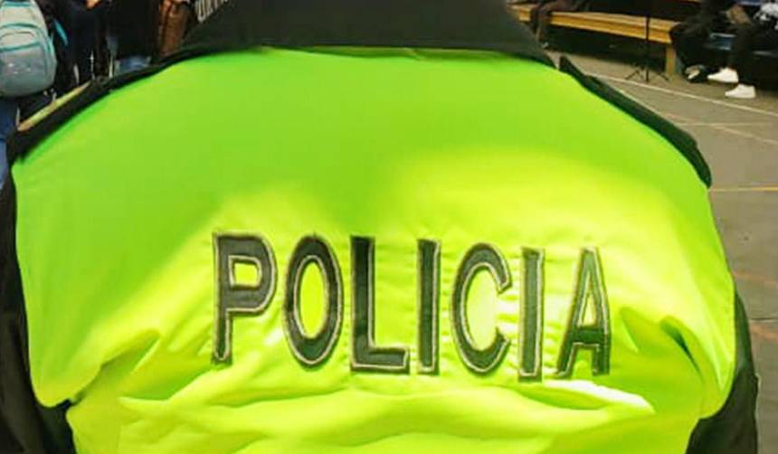 Policía arresta a más de 90 personas en tres bares clandestinos de El Alto