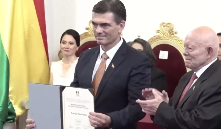 El TSE entrega credenciales a Paz y Lara: “Es la hora de las grandes decisiones”