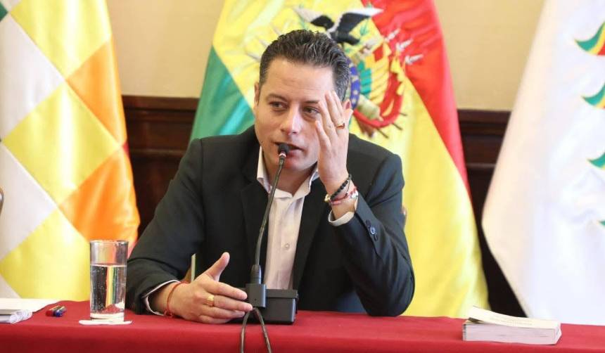 Lara dice que no logró concretar compromisos de campaña debido a la “reducción de atribuciones” 