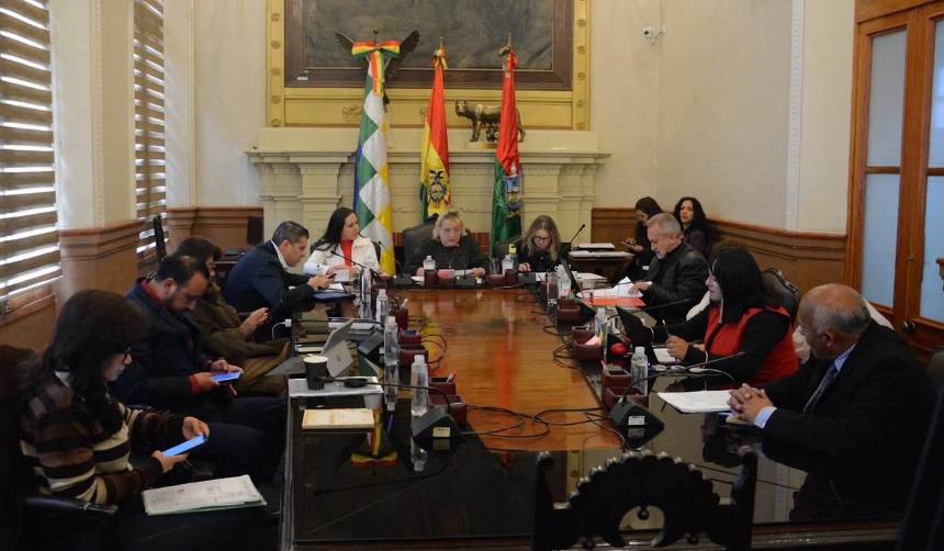 Concejo de La Paz sanciona ley de alivio tributario y Dockweiler la califica de “boicot a la ciudad”
