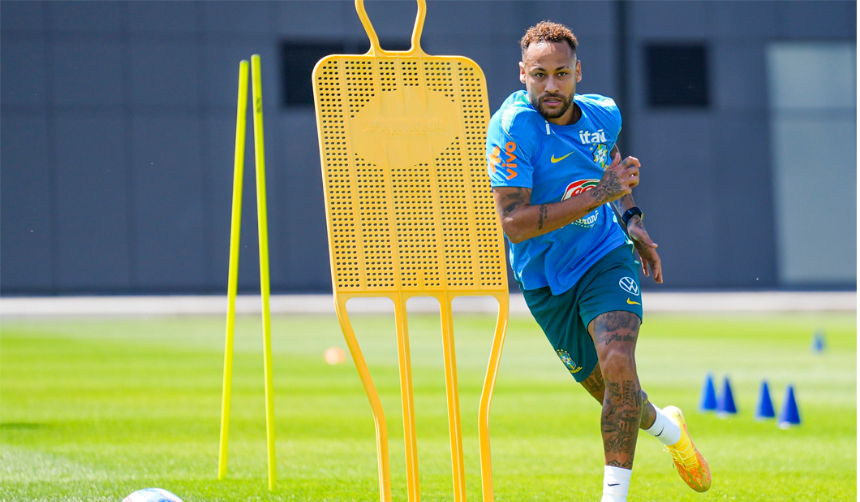 Neymar no descansa y acelera su preparación para el partido contra Escocia