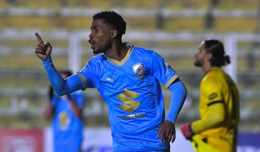 Bolívar se pasea ante Tomayapo con una goleada y hat-trick del dominicano Dorny Romero