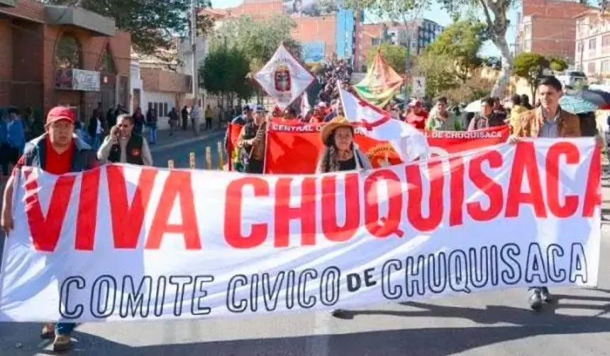 Cívicos de Chuquisaca exigen que se cumpla el “compromiso” de Paz de celebrar la transmisión de mando en Sucre