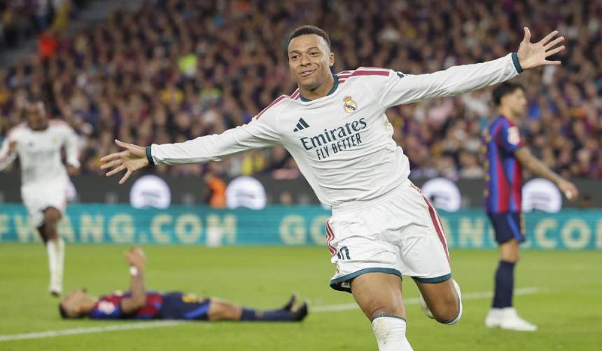 Mbappé alcanza los 100 goles en el Real Madrid con su doblete ante Barcelona