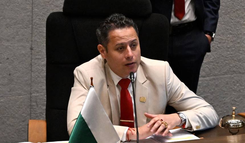 Lara presenta proyecto de ley para importar y vender combustibles temporalmente sin impuestos