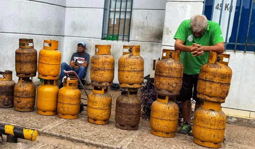 El desafío es asegurar el abastecimiento de GLP en el mercado interno y “cortar el contrabando”, dice ministro Medinaceli