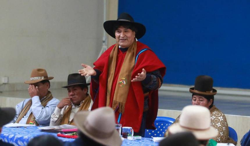 Evo sobre las elecciones: “A este paso, de lejos gana la derecha” 