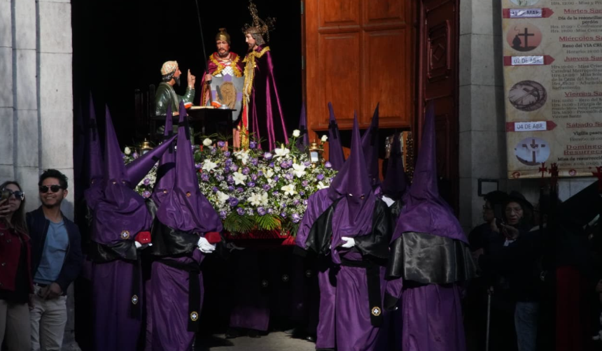 Bolivia conmemora Viernes Santo con la tradicional Procesión del Santo Sepulcro 