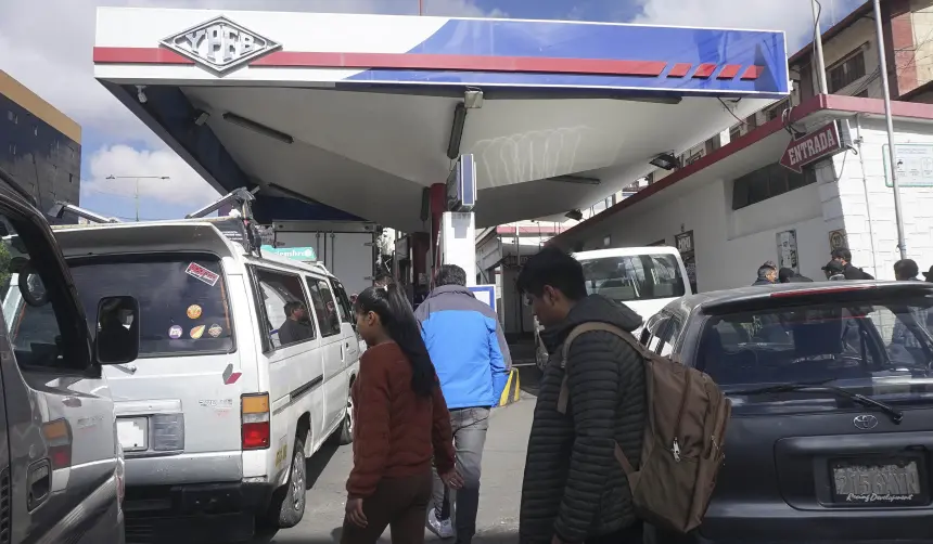 Posturas a favor y en contra marcan el panorama ante el nuevo precio de los combustibles