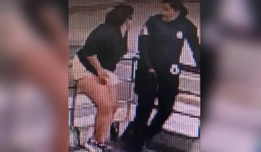 ¿Accidente o intencional?: Policía dispara a una mujer con la que conversaba