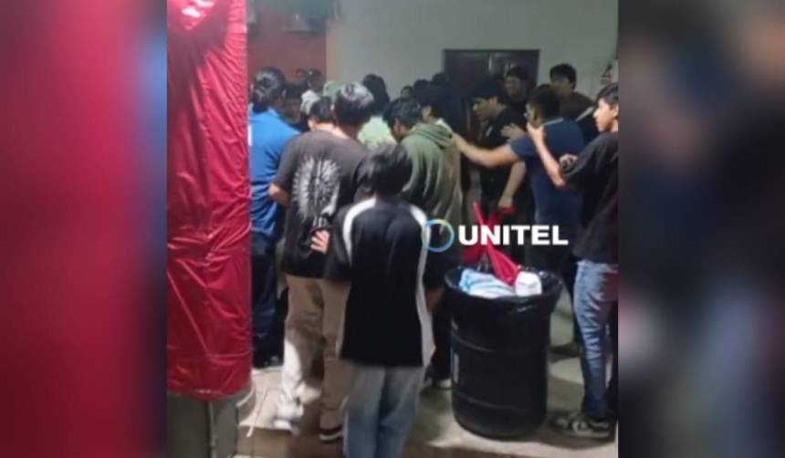 Peleas y denuncias de consumo de alcohol en jornada de votación en la Uagrm