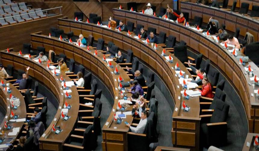 Diputados aprueban crédito de 34 millones de euros para el “programa de energía renovable” y lo remiten al Senado