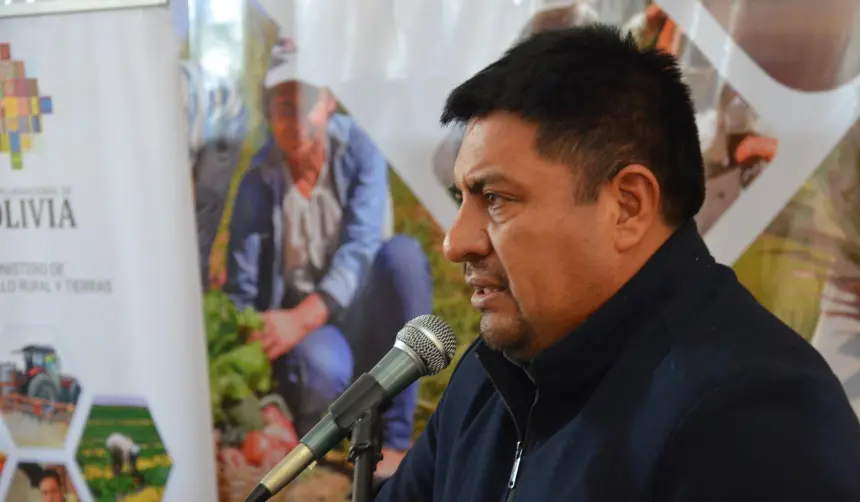 La CPE limita la biotecnología, por lo que se necesita una ley para su “uso responsable”, dice ministro Flores