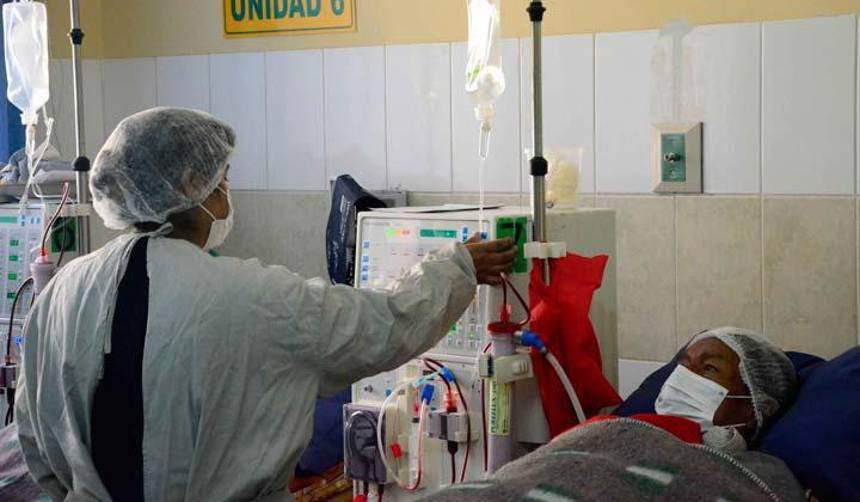 Cochabamba exige 500 ítems de salud: cívicos van a asamblea y ministra cita a reunión el sábado