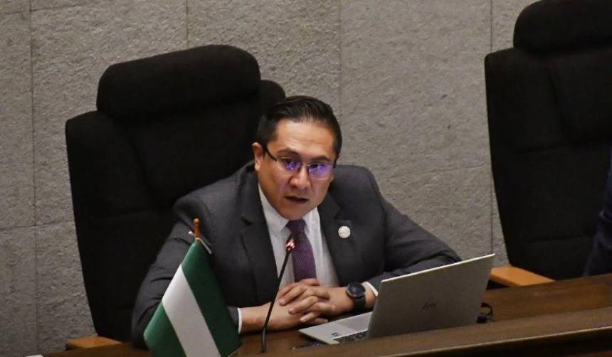 El primer desembolso de $us 214 millones del FMI llegará hasta el miércoles, anuncia el ministro de Economía