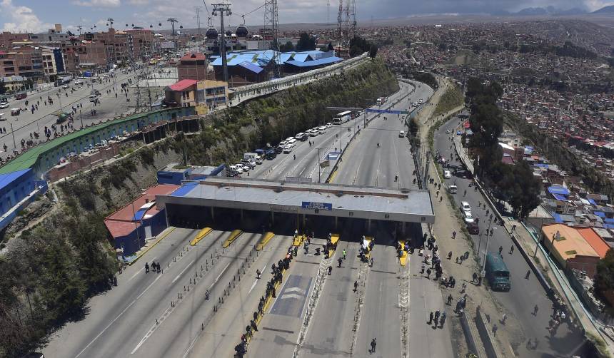 Bolivia inicia el día 42 de conflictos con 85 puntos de bloqueo en seis departamentos