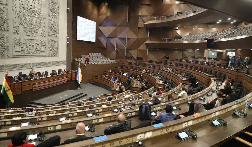 Sesión clave del Legislativo: El pleno trata el crédito del BID y se suma a la agenda el préstamo de Japón de $us 100 millones