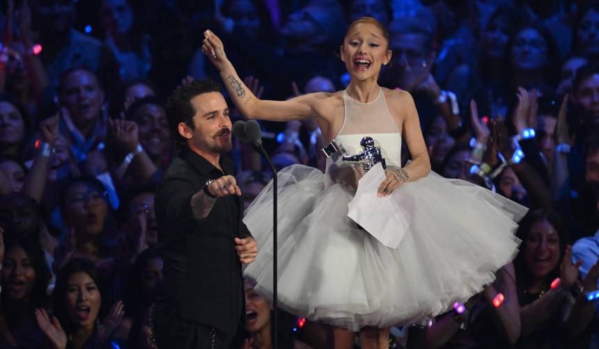 Ariana Grande ganó el máximo galardón en los MTV Video Music Awards