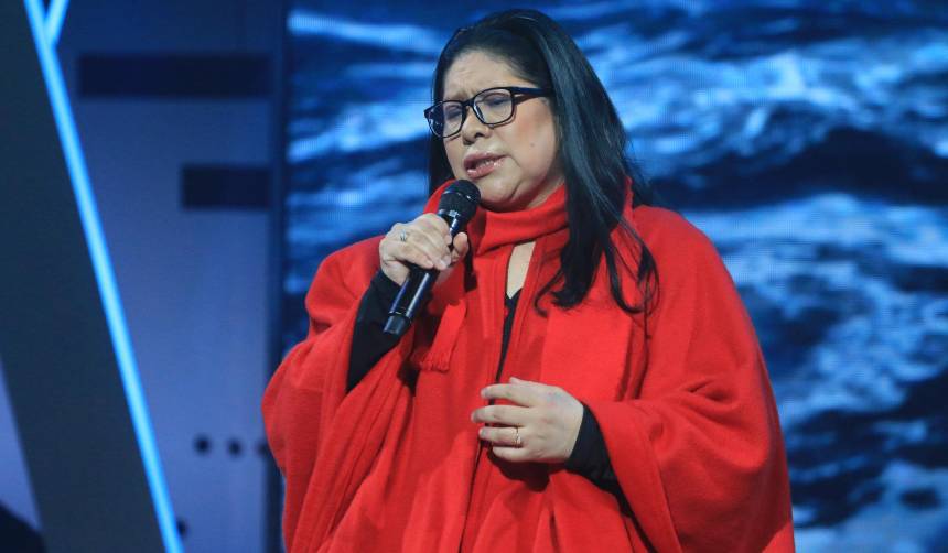 Conmovedora despedida: Mercedes Sosa continuó a pesar de la adversidad 