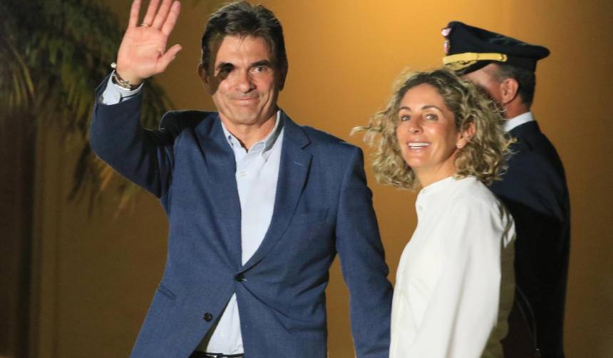 Presidente Paz llega a Perú para participar en la investidura de Keiko Fujimori