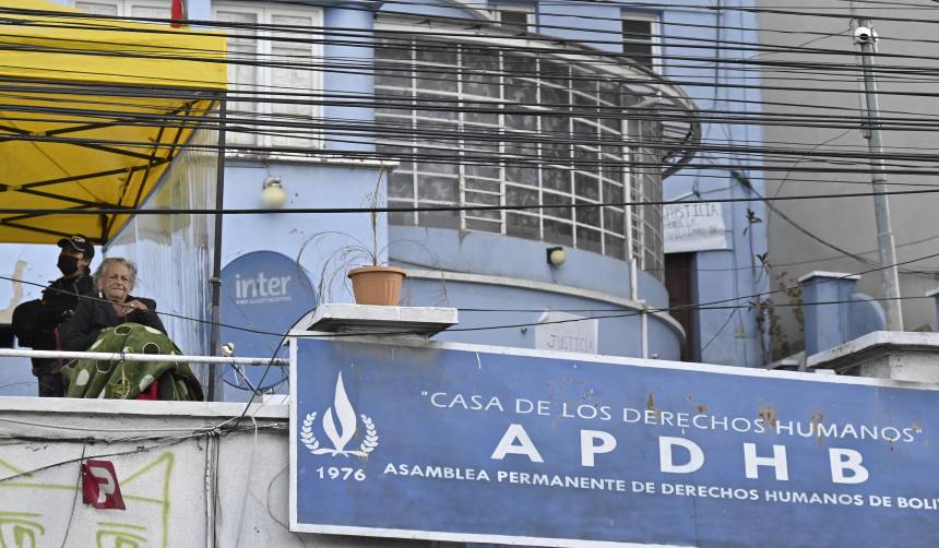 Amparo Carvajal dice que recibirá las llaves de la APDHB de manos del presidente Rodrigo Paz