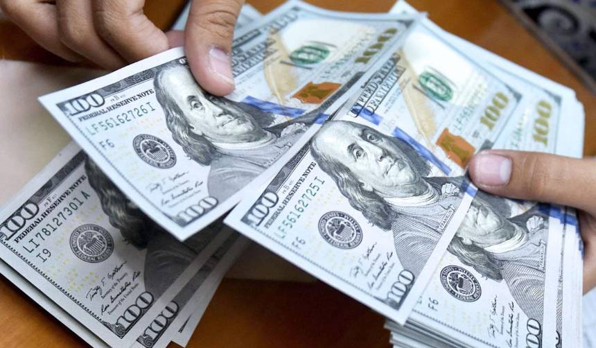 El dólar en el mercado paralelo y el riesgo país registran bajas a menos de cuatro semanas de haberse realizado la segunda vuelta 